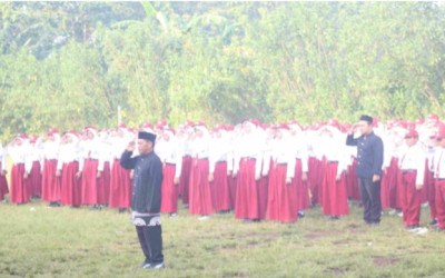 SEMANGAT KARTINI MENGGEMA DI MIN 3 BANYUMAS, APEL PAGI JADI RUANG MENANAM NILAI PERUBAHAN